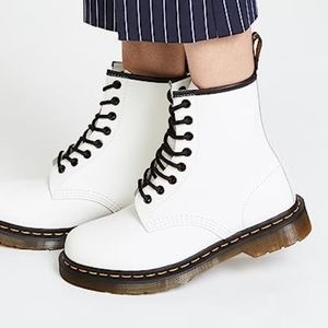 Womens Dr. Martens 1460 8-Eye White Leather Lace Up Combat Boots Size 7
